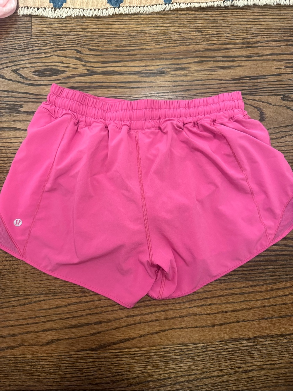 lululemon Women’s Athletic Shorts Hotty Hot 2.5” - Picture 2 of 4